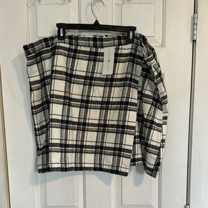 NWT True Craft Black and white mini skirt size 24W women’s